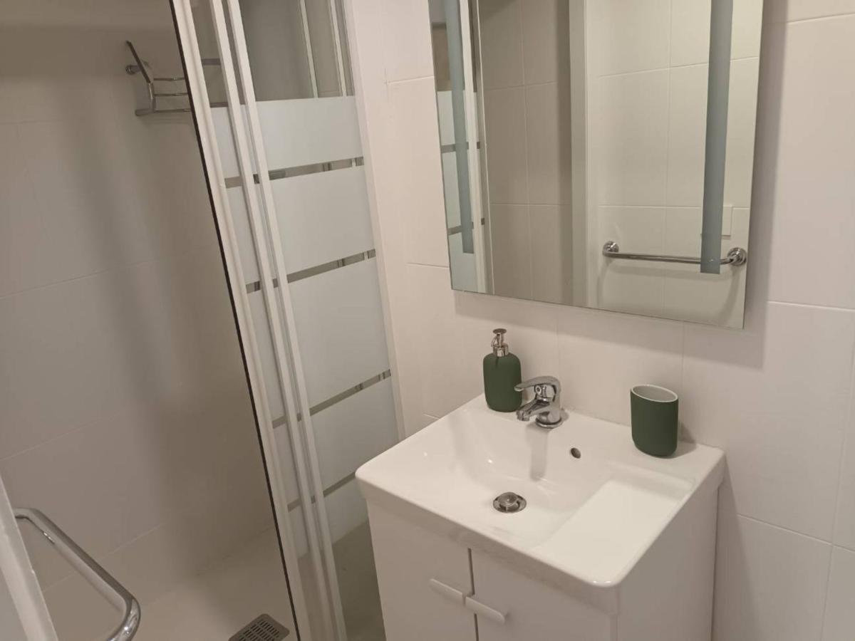 Appartement T2 Renove, Centre-Ville Hendaye, Proche Baie, Sans Ascenseur, Balcon, Calme, Wifi Non Inclus - Fr-1-239-850 Esterno foto